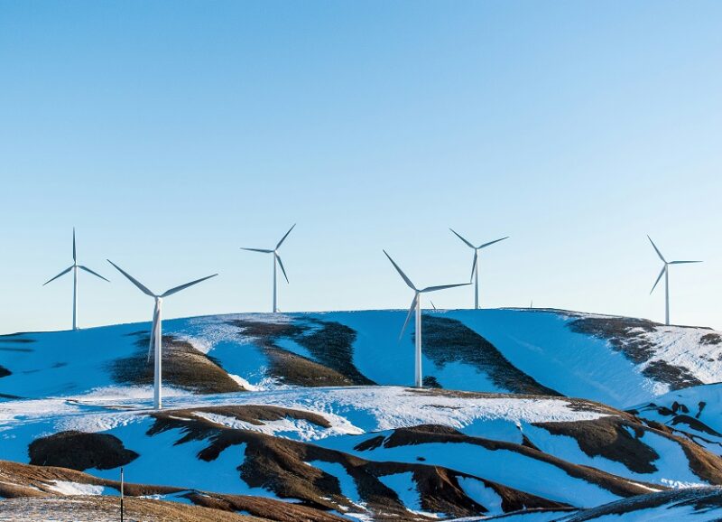 能源智庫 REN21 表示，去年全球新增的再生能源容量還不到實現氣候目標所需的一半。（圖片來源：Unsplash）