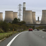 英國最後一座燃煤發電廠索爾河畔拉特克利夫發電廠（Ratcliffe-on-Soar Power Station）已於近日正式關閉。（圖片來源：美聯社）