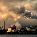 根據全球碳計畫（Global Carbon Project）最新研究，2023年石油、天然氣與煤炭的二氧化碳排放量再創歷史新高，顯示各國在逐步擺脫化石燃料的承諾上進展緩慢。（圖片來源：Unsplash）